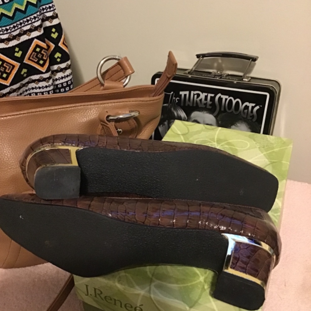 J. Renee, new condition, crocodile print, beautiful! - Picture 3 of 3